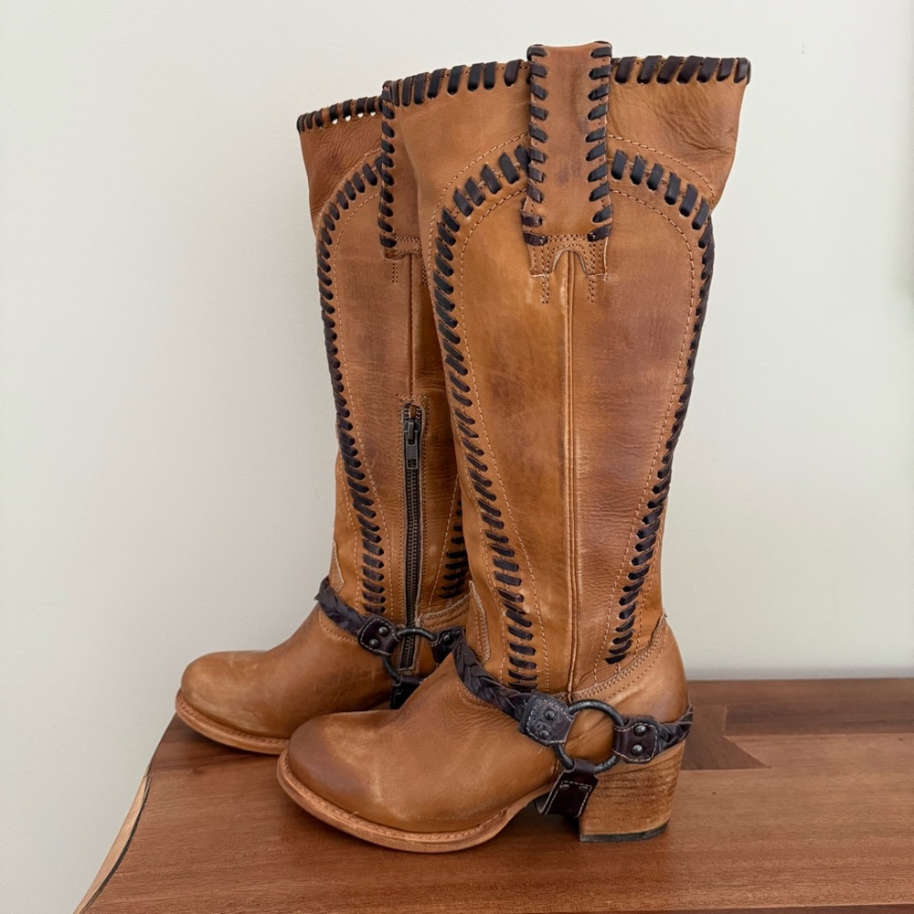 Freebird Clover Boot in Wheat NWOT